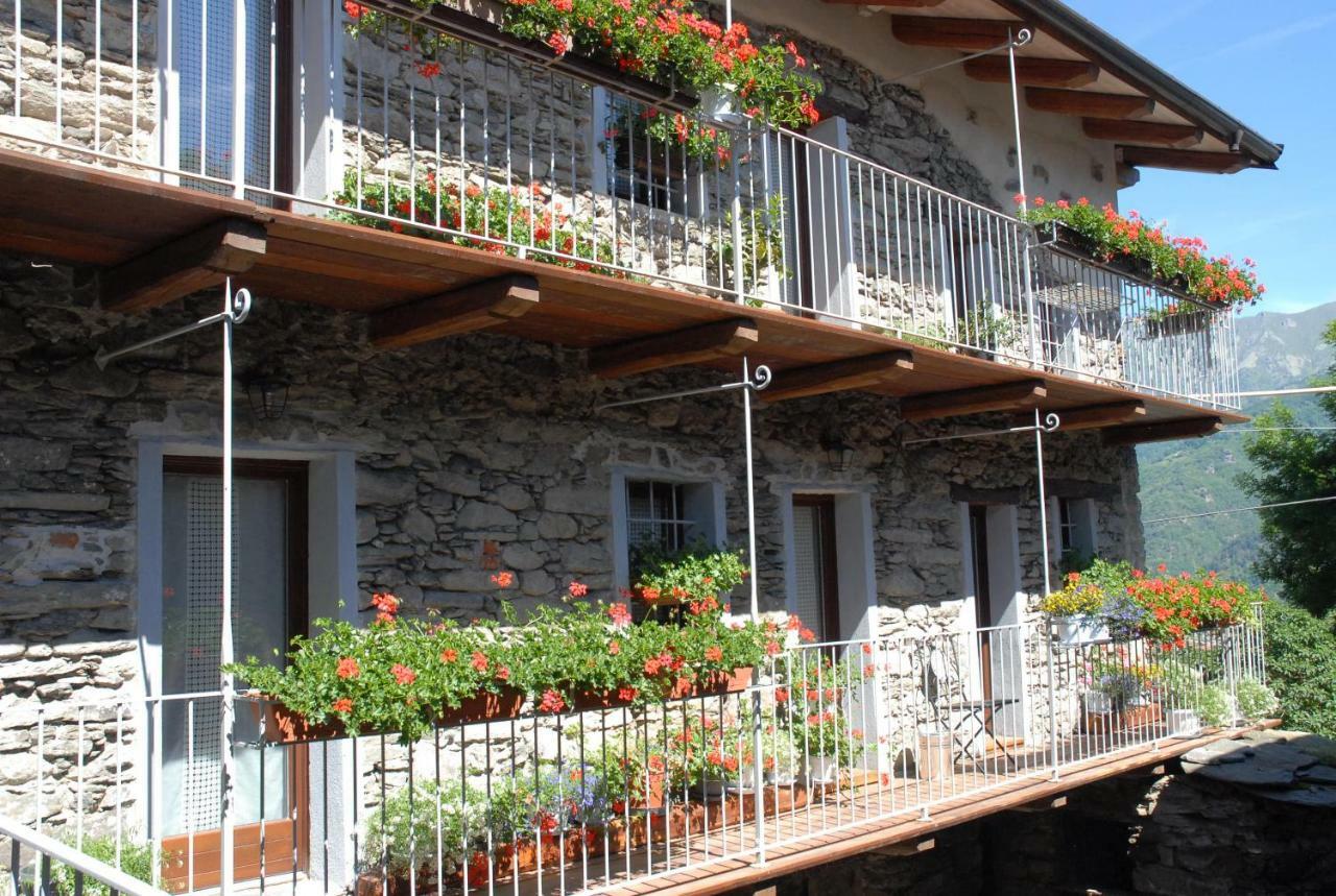 Chalet In Pietra E Legno Con Caminetto Inverso Pinasca Exterior foto